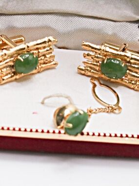 Chinese Natural Jade Stone Gold Filled Cuff Links Tie  Pin Set
